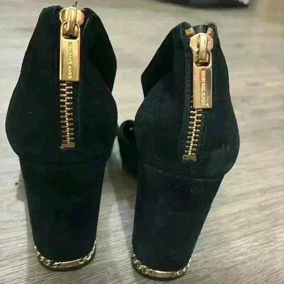 Michael Kors Black Suede Bock Heel Open Toe Bootie / Heel Size 6.5 - Picture 2 of 6